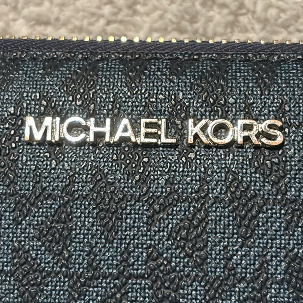 Michael Kors Jet Set Travel Continental Zip Around Leather Wallet Wristlet - Picture 3 of 9